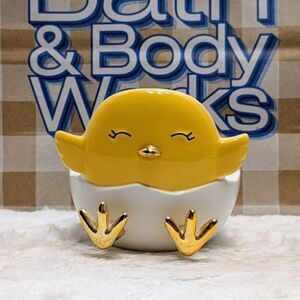 Bath & Body Works Yellow Chick & Egg Single Wick Ceramic Candle Holder